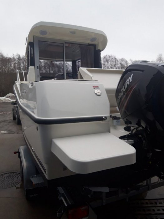 QUICKSILVER CAPTUR 605 PILOTHOUSE - 12