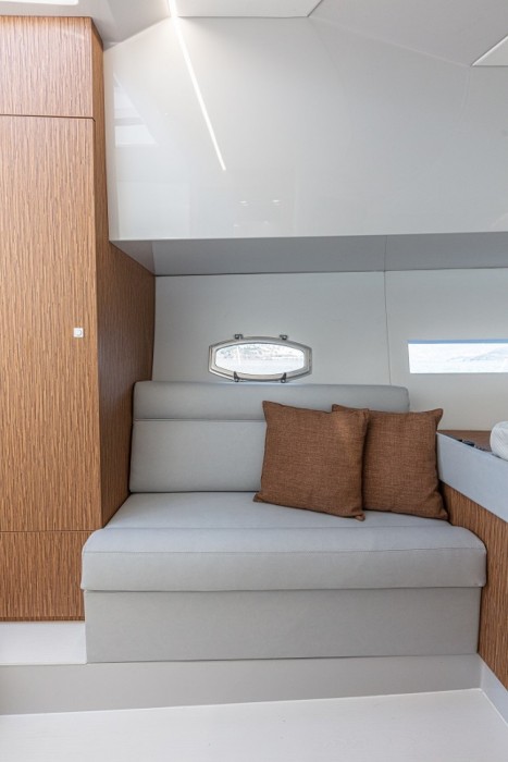 RIO YACHTS DAYTONA 34 - 11