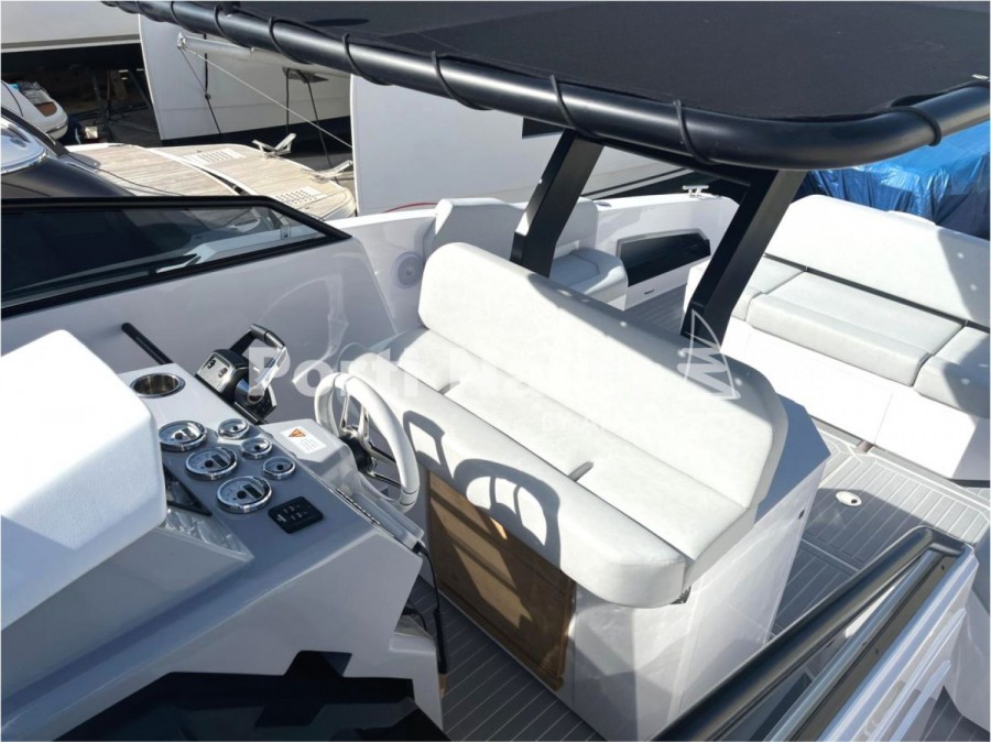 RIO YACHTS DAYTONA 34 - 10