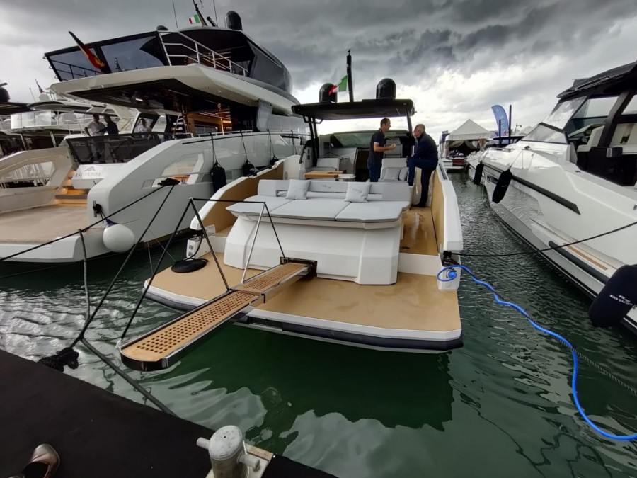 RIO YACHTS DAYTONA 45 - 2