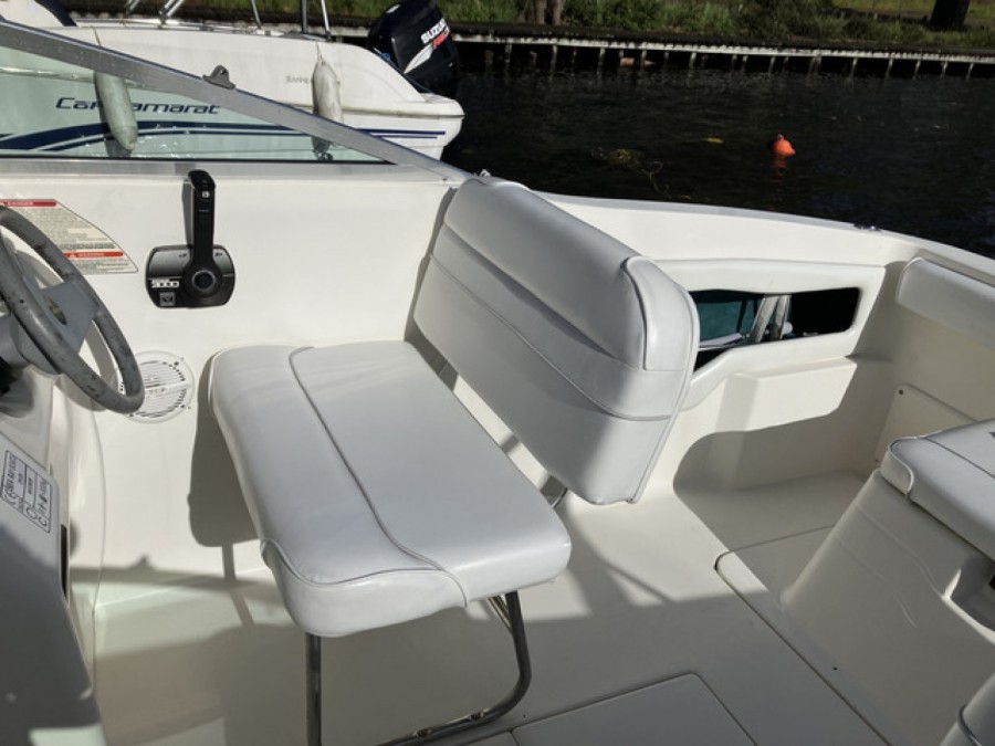 SEA RAY 215 EXPRESS CRUISER - 3