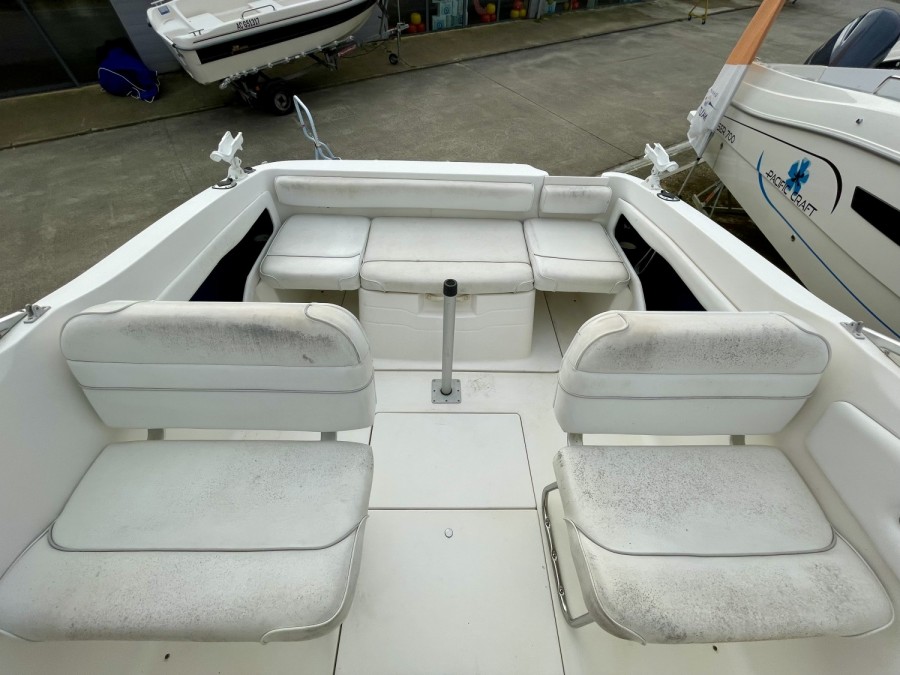 SEA RAY 215 EXPRESS CRUISER - 7