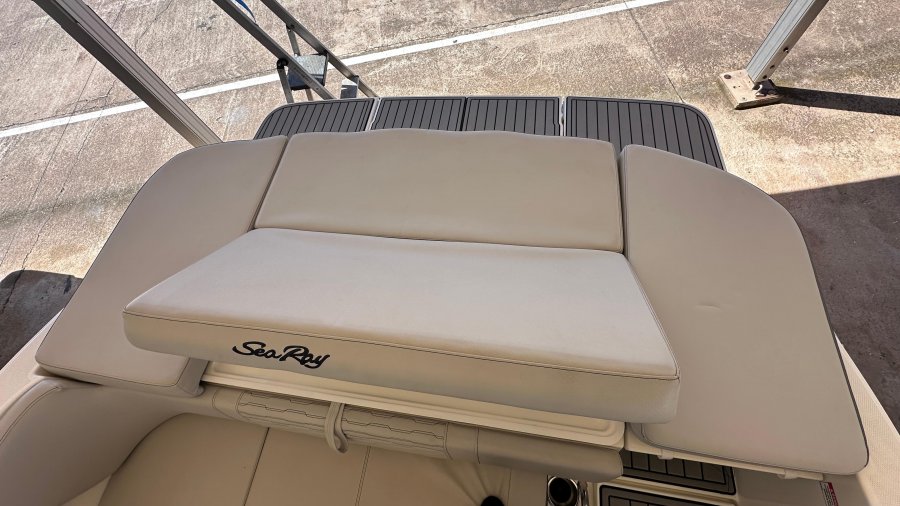 SEA RAY 230 SPX - 32