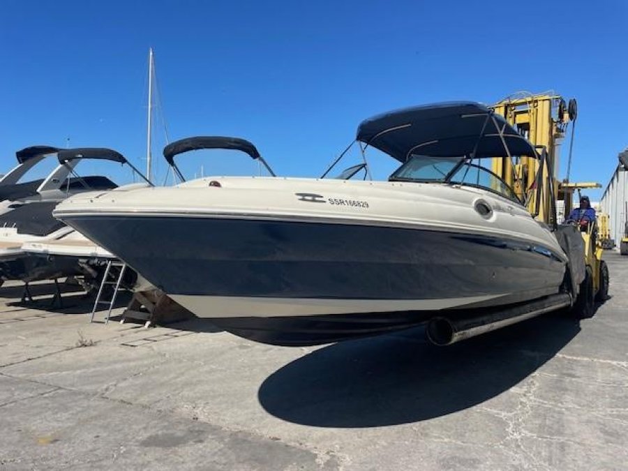 Sea Ray 240 Sundeck