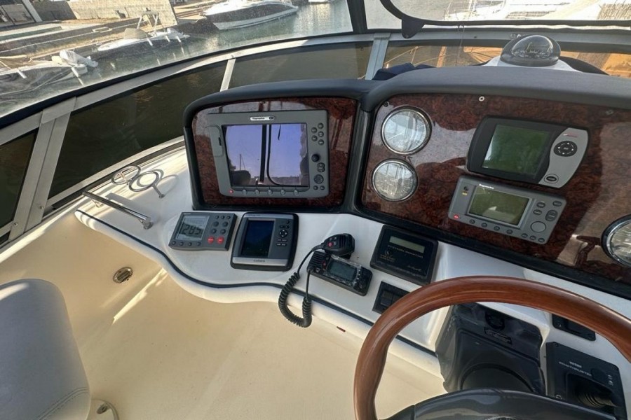 SEA RAY 420 SEDAN BRIDGE - 14