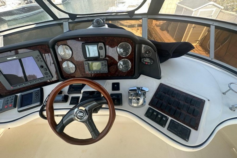 SEA RAY 420 SEDAN BRIDGE - 15