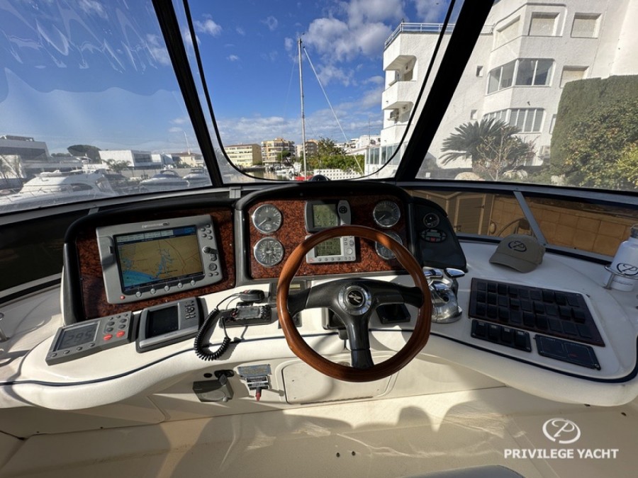 SEA RAY 420 SEDAN BRIDGE - 11