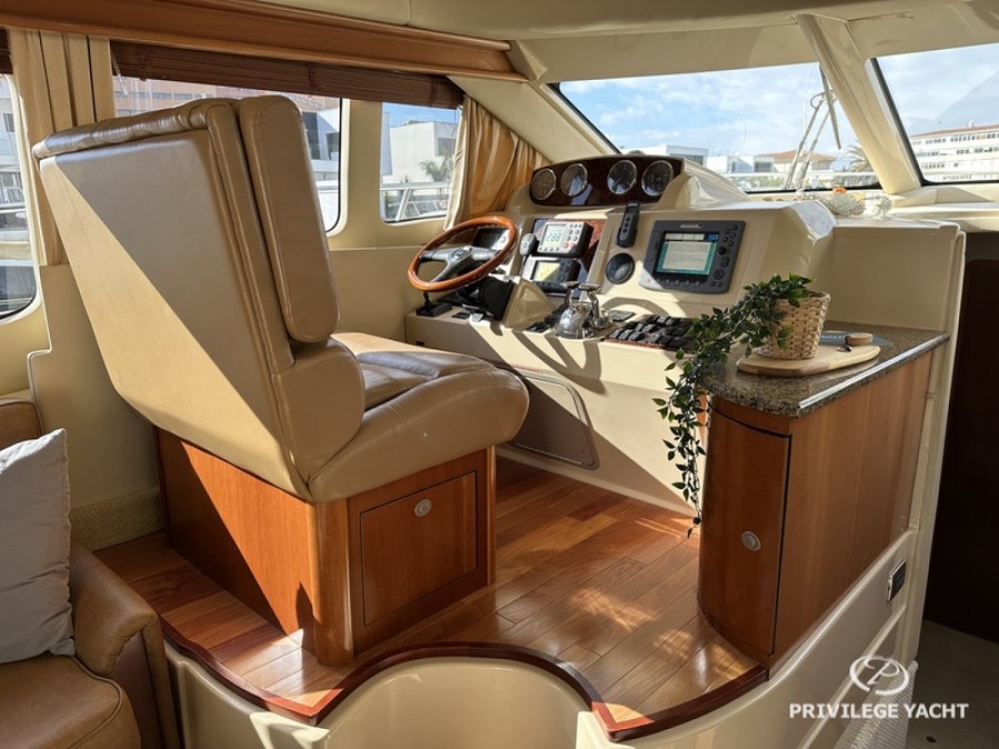 SEA RAY 420 SEDAN BRIDGE - 15