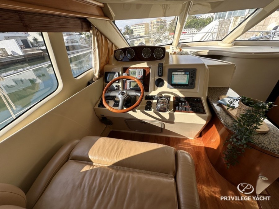 SEA RAY 420 SEDAN BRIDGE - 16