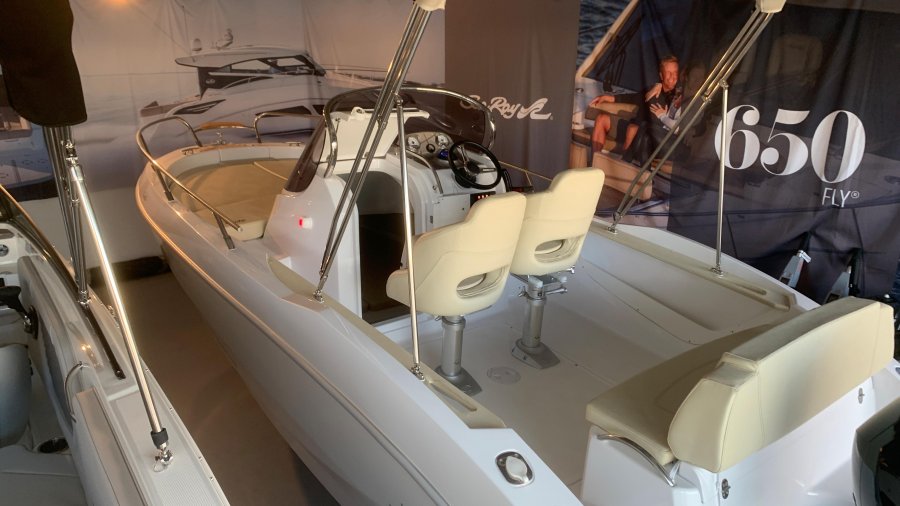 Sessa Marine Key Largo 20