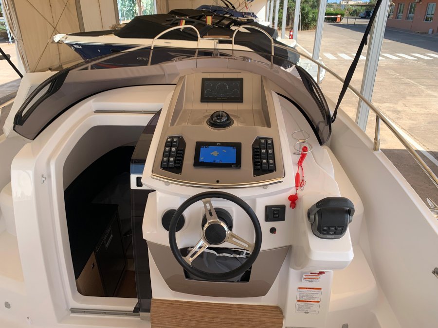 SESSA MARINE KEY LARGO 27 INBOARD - 17