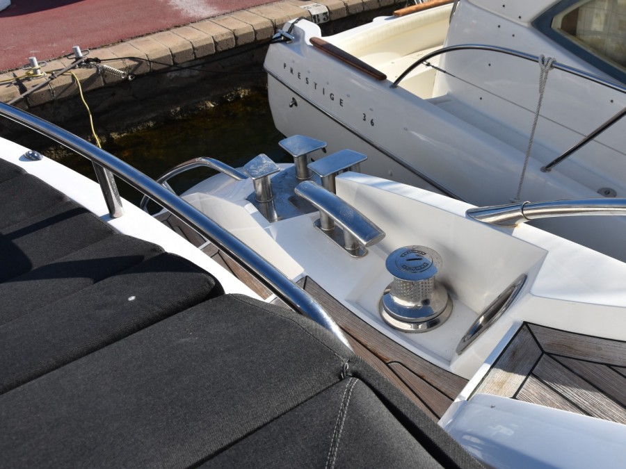 SUNSEEKER PREDATOR 60 - 16