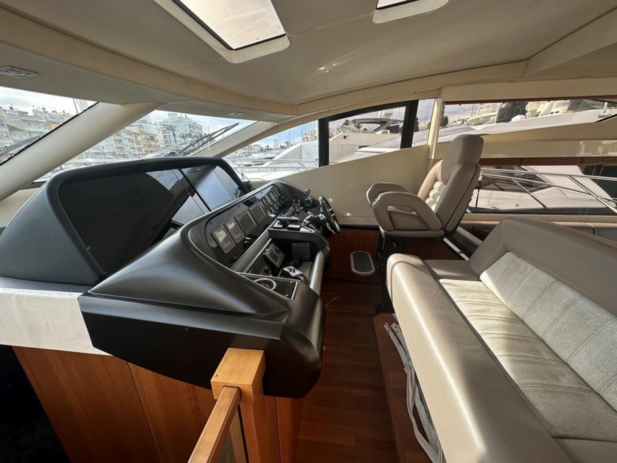 SUNSEEKER PREDATOR 64 - 23