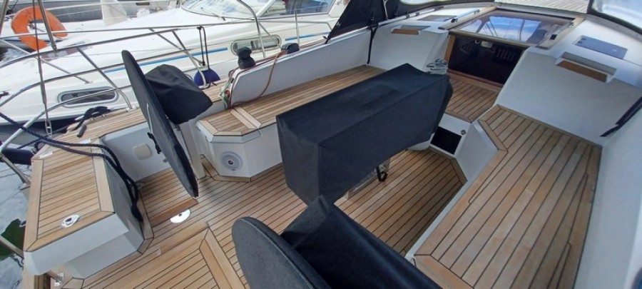 WAUQUIEZ PILOT SALOON 42 - 11